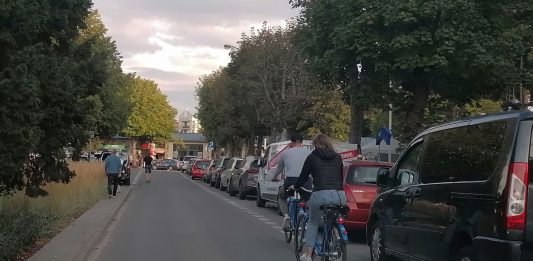 rowerzyści na promenadzie Świnoujście