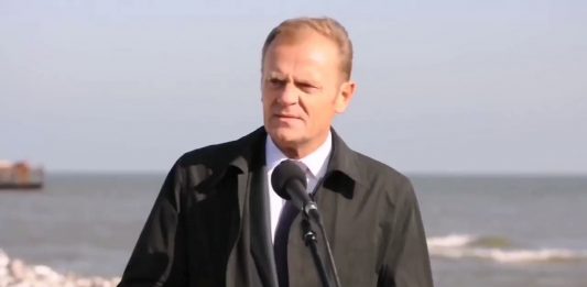 Tusk przemówił na portalu X Śpiewać każdy może, Trochę lepiej, lub trochę gorzej... Czasami człowiek musi, Inaczej się udusi Zgadzacie się ??